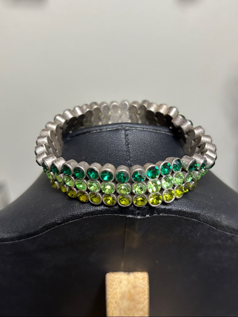 Vintage Three Row Vintage Green Rhinestone Stretch Bracelet Hinged Ladder Links - Picture 3 of 5